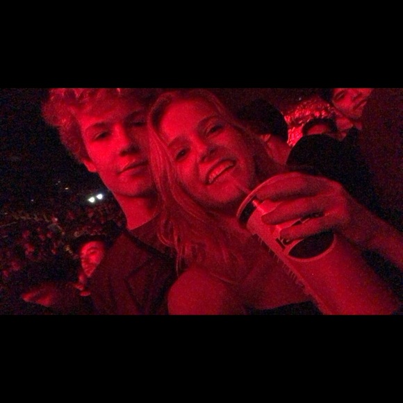 Meet your Posher, Katie - Picture 1 of 1